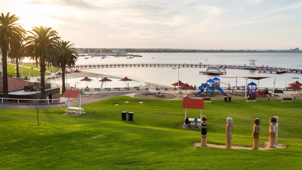 Eastern Beach on the edge of Geelong's CBD.