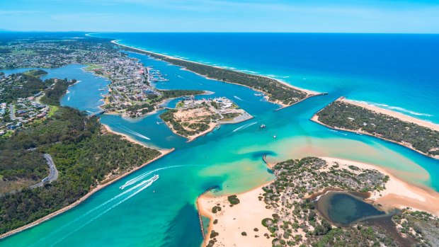 Lakes Entrance in Gippsland, a spectacular spot on the Melbourne-Sydney coastal route..