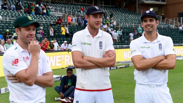 Post-game pleasantries: AB de Villiers, Stuart Broad and Alastair Cook after day 3 of the 3rd Test.