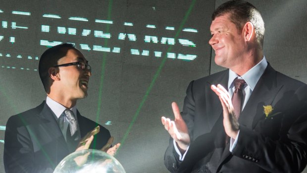 Lawrence Ho and James Packer at a news conference in Manila in 2012. 