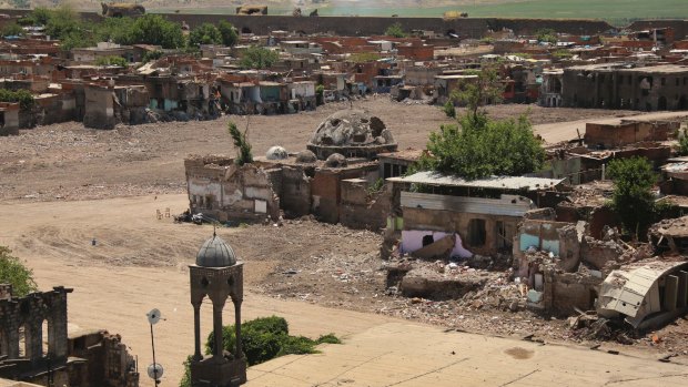 A close-up  view of the damage in the historic district of  Diyarbakir.