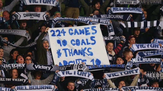 Victory fans pay tribute to Thompson.