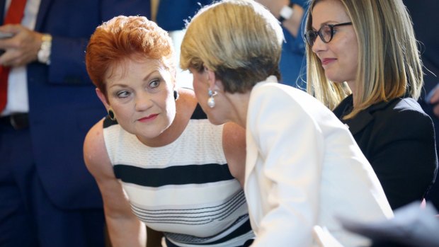 Pauline Hanson confers with senior WA Liberal and Foreign Affairs Minister Julie Bishop.