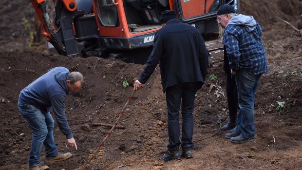 The moment detectives found Matthew Leveson's skeleton in the Royal National Park on May 31, 2017.