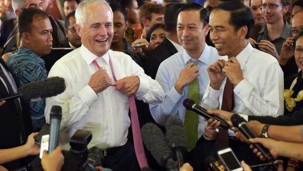 Indonesian Trade Minister Thomas Lembong (middle) with Australian Prime Minister Malcolm Turnbull and Indonesian President Joko Widodo in Jakarta last year.