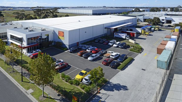 An interstate investment syndicate has paid circa $6.5 million for a small Charter Hall leasehold industrial portfolio on Melbourne Airport's fringe.
