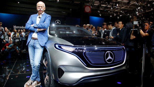 Dieter Zetsche, CEO of the Daimler AG, shrugs off concerns over US president-elect Donald Trump's protectionist rhetoric.