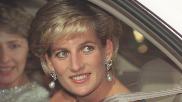 Diana arrives at the Sydney Entertainment Centre for the  Victor Chang Dinner, October 31, 1996.