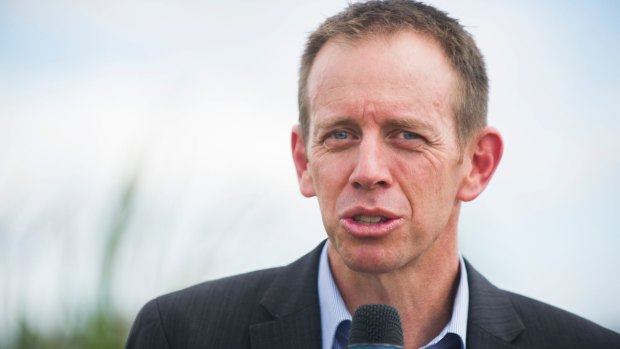 The Greens' Shane Rattenbury:Pokie bets should be limited to $1. 