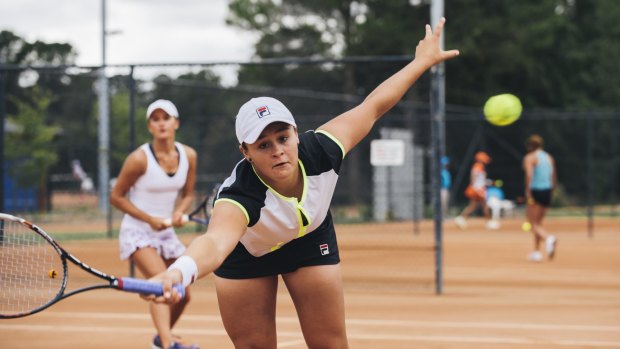 Former Wimbledon junior champion Ashleigh Barty continued her tennis comeback with a win in Canberra on Tuesday.