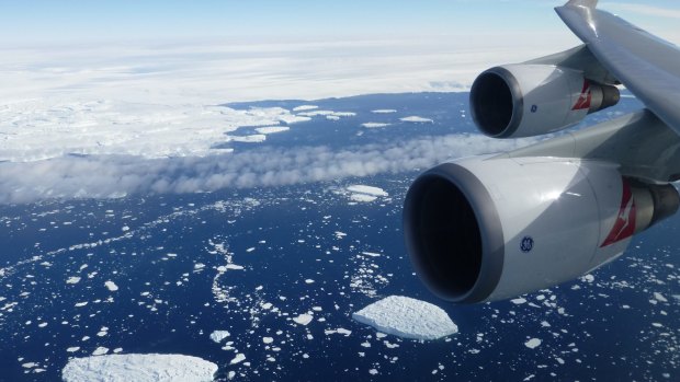 In an Australian Day first a couple will become Australian citizens on board a flight over Antarctica