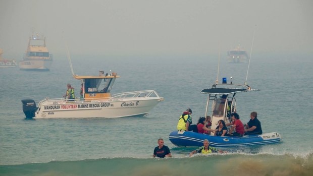 Mandurah boating volunteers have come to the rescue of Preston Beach holiday-makers.