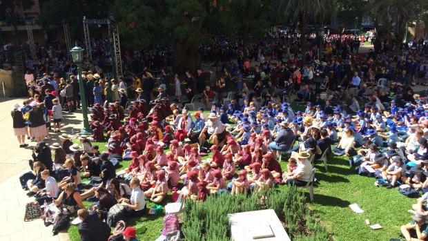 Queensland school students commemorate Anzac Day.