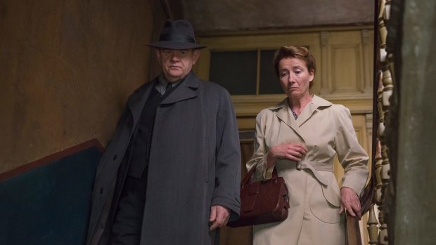 Anna Quangel (Emma Thompson) and her husband, Otto (Brendan Gleeson), are a working-class couple who never voice their doubts about Hitlerism until their son is killed at the front and everything changes.