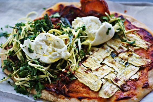 Zucchini, pancetta and buffalo mozzarella pizza.