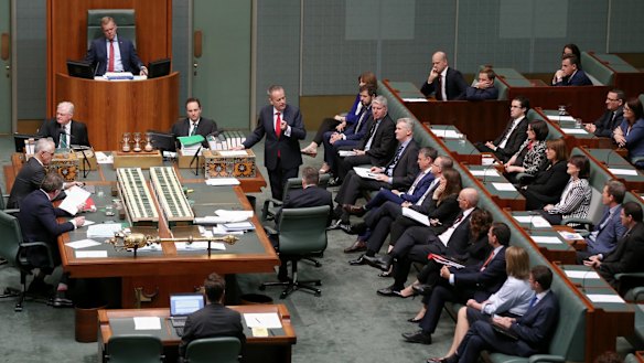 Opposition Leader Bill Shorten praised the actions of hero taxi driver Aguek Nyok on the final sitting day of the year.