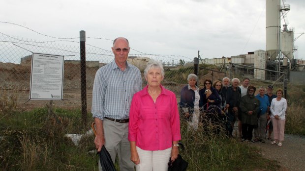 Peter and Wendy Ellis are among a group of residents opposing a Suez recycling facility near homes in West Queanbeyan.