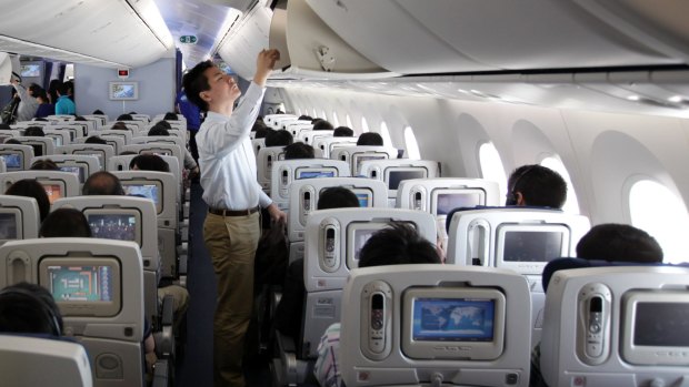 What really happens when you don't put your phone on airplane mode during a flight?