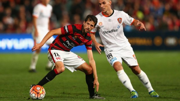 Andreu of the Wanderers dribbles the ball during the A-League semi-final match between the Western Sydney Wanderers and the Brisbane Roar at Pirtek Stadium. 