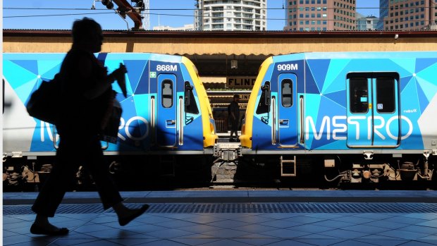 A technical breakdown has brought all display systems at Metro train stations across Melbourne to a halt. 