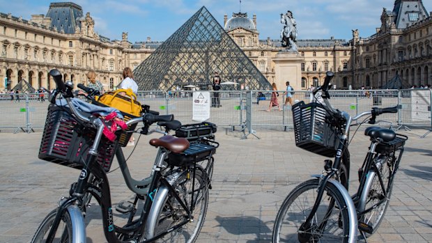 A stop at the Louvre.