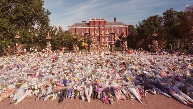 Floral tributes to Diana outside London's Kensington Palace in 1997.