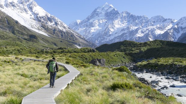 Beautiful view of mt Cook , New Zealand tradec19cover