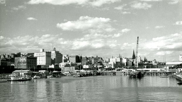Melbourne looking east on the banks of the Yarra in 1959. 