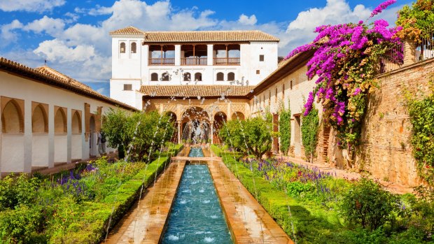 The Generalife with its famous fountain and garden. 