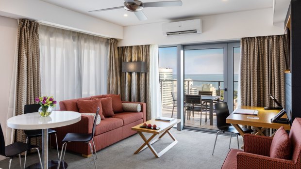 Oaks Elan Darwin offers clean, efficient apartments and big-city views.
