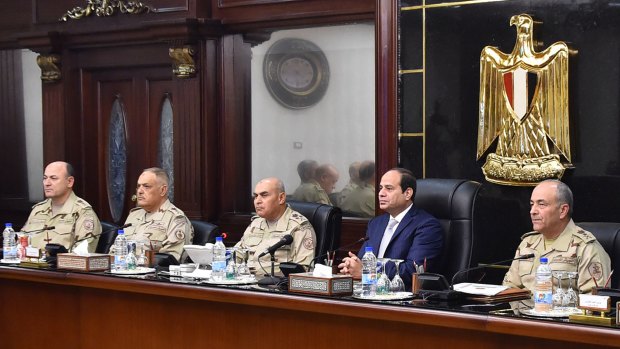 Egyptian President Abdel-Fattah al-Sisi (second from right) chairs a meeting of the Supreme Council of the Armed Forces in Cairo last week.