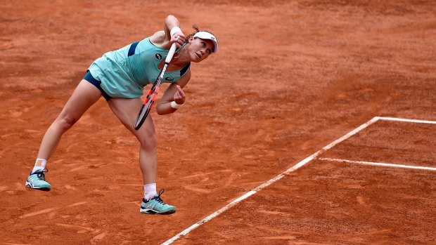 Samantha Stosur has a wrist problem ahead of the French Open.