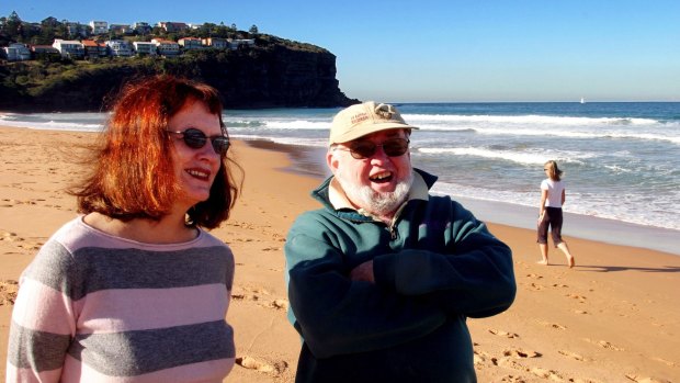 Rosie Scott and Thomas Keneally at Bilgola Beach, 2004. 