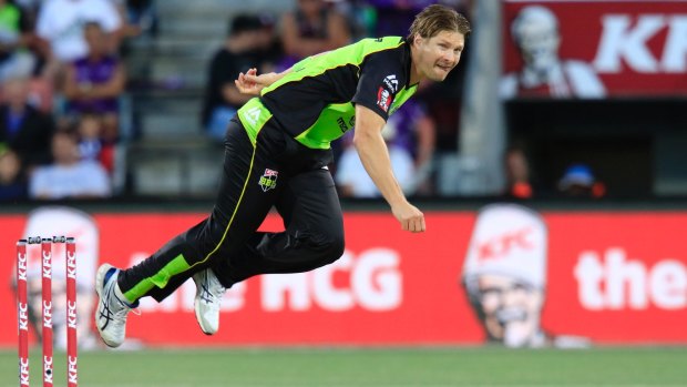 Letting fly: Shane Watson is fully fit ahead of BBL07.