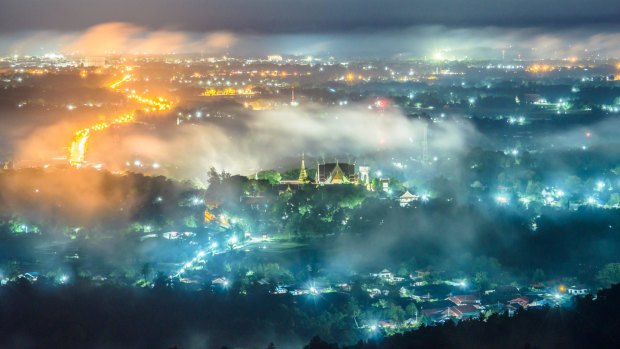 Take in the spectacular scenes from the view point at Phrathat Doi Leng Temple, Phrae.