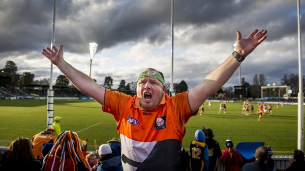 The Giants will play under lights at Manuka Oval in 2017.