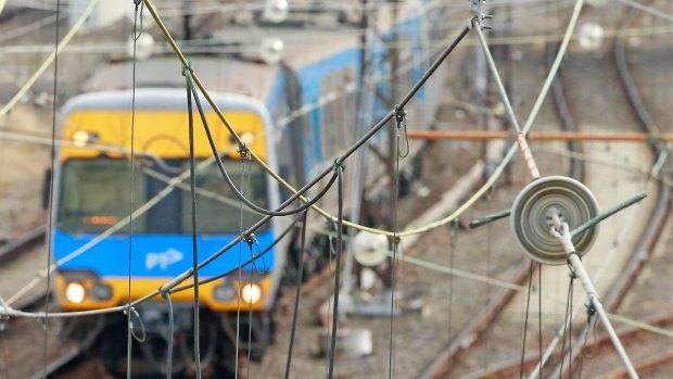 Stray balloons have led Metro Trains to suspend services on the Sunbury line.