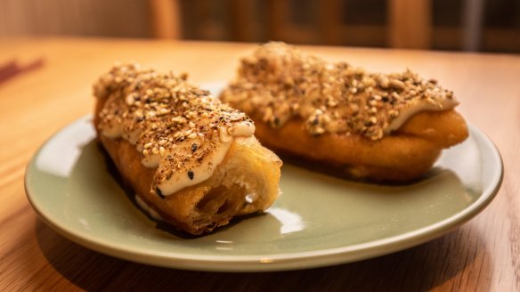 Chinese doughnuts with smoked sunflower marrow and "moromi zaatar".