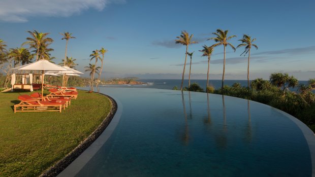 Cape Weligama has just about the most photogenic swimming pool in the world.