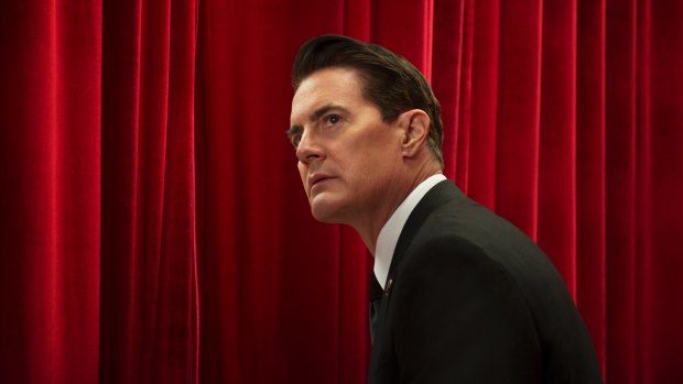 Kyle MacLachlan back in Dale Cooper's suit.