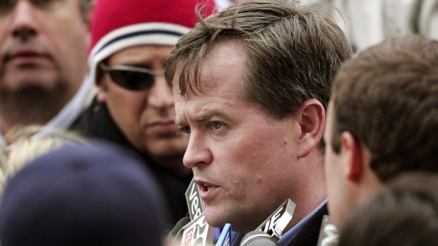 Bill Shorten talks to media outside the Beaconsfield mine in 2006.