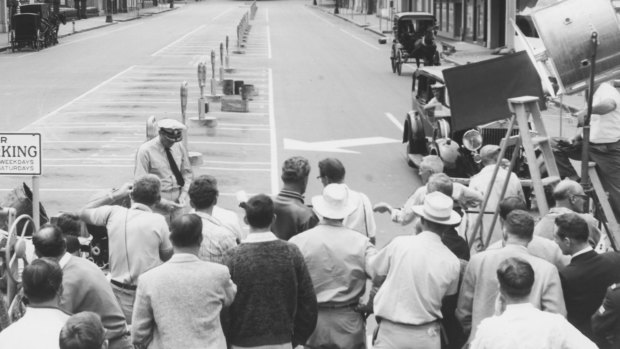 While part of Lonsdale Street was blocked off to appear desolate, crowds gathered to get a glimpse of Gregory Peck. 
