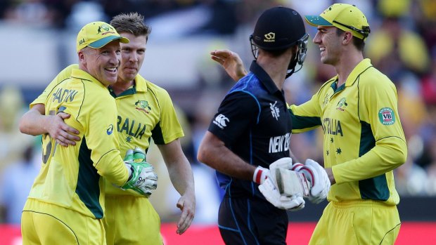 Grant Elliott cops a mouthful from Brad Haddin, James Faulkner and substitute Pat Cummins.