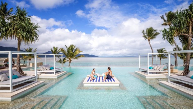 tra2-deals
Infinity pool Hayman Island