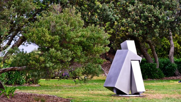 Haruyuki Uchida, "Embrace" (2014), Sculpture by the Sea, Bondi 2015. 