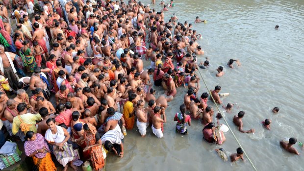 Hindu ritual in the Ganges.