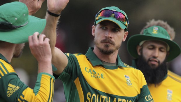 "I think Dale has proven [himself] over the years and probably doesn't deserve some of the comments": AB de Villiers on Dale Steyn (centre).