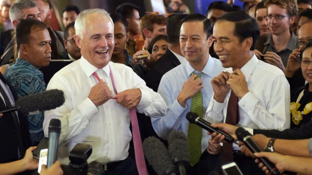 Indonesian Trade Minister Thomas Lembong (middle) with Australian Prime Minister Malcolm Turnbull and Indonesian President Joko Widodo in Jakarta last year.