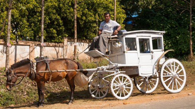 Horsedrawn carriage, Pyin Oo Lwin, also known as Pyin U Lwin and Maymyo, near Mandalay, Myanmar, (Burma).