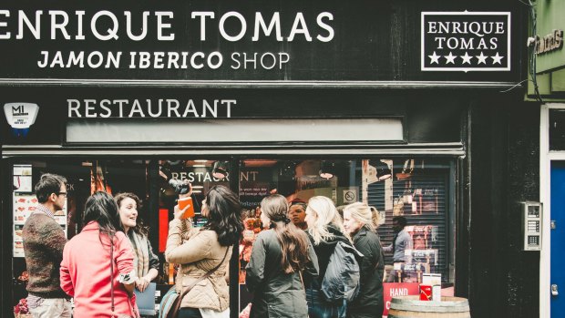 The Twilight Soho Cocktail Tour takes in Spanish jamon and cheese at Enrique Thomas.